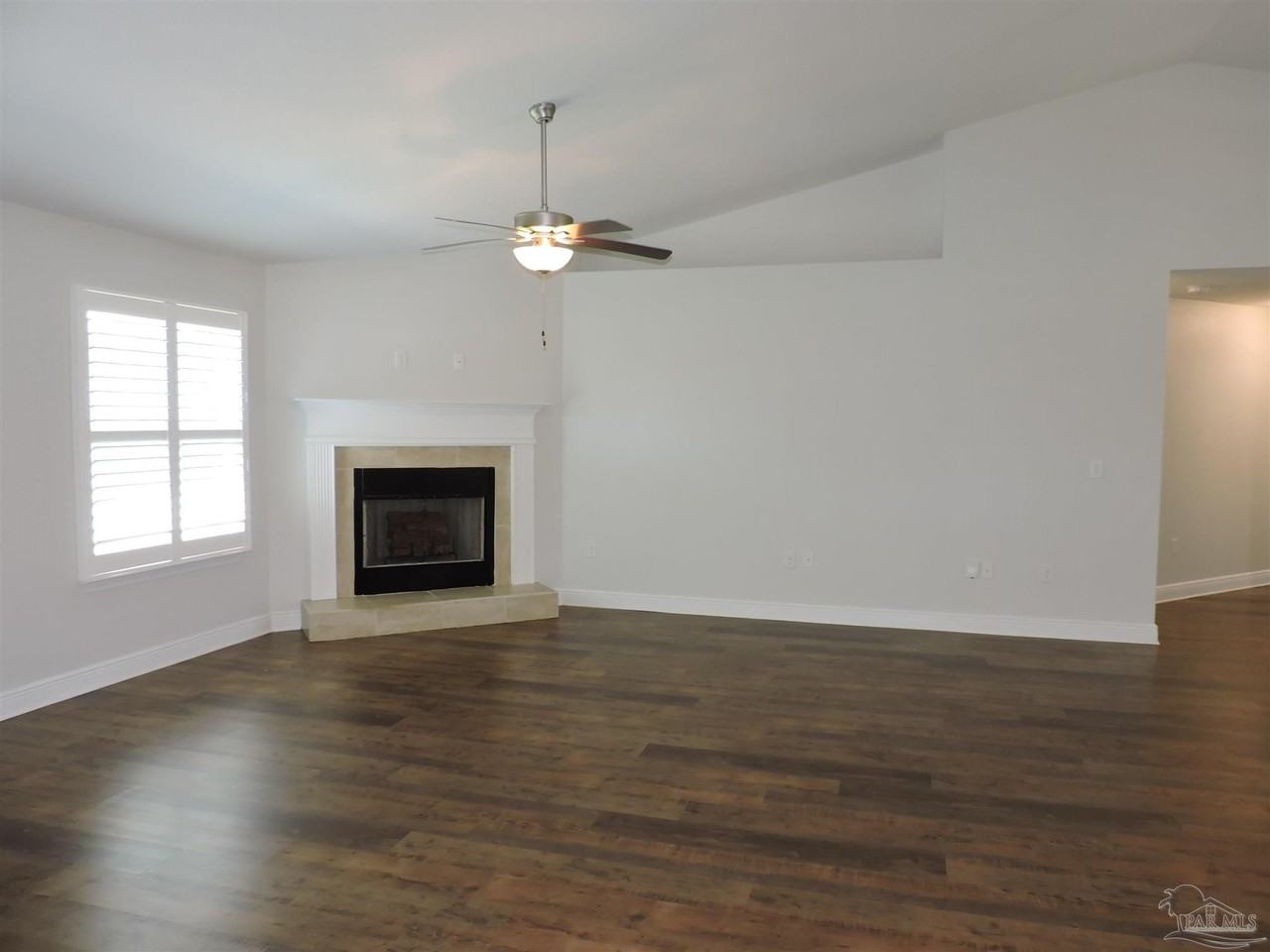 5740 Burr St - Photo 7 of 34