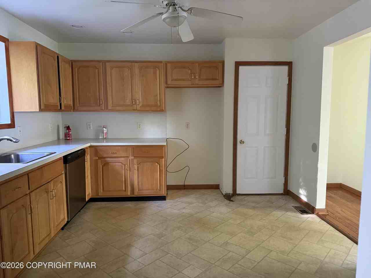 197 Escoll Dr - Photo 6 of 13
