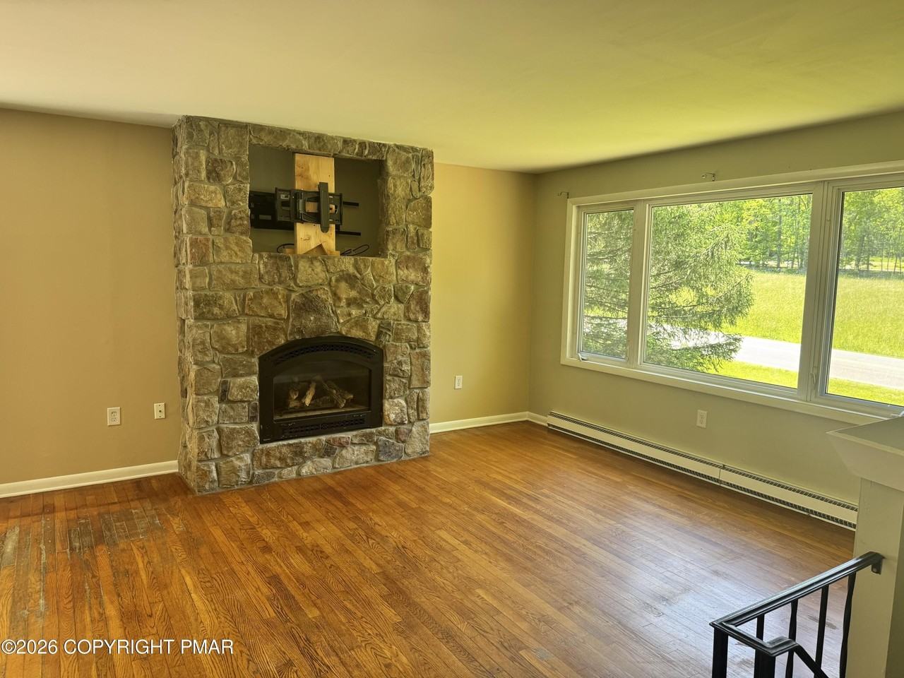 333 Shine Hill Rd - Photo 5 of 20