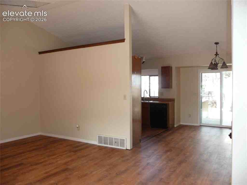 6030 Sailing Ct - Photo 3 of 18