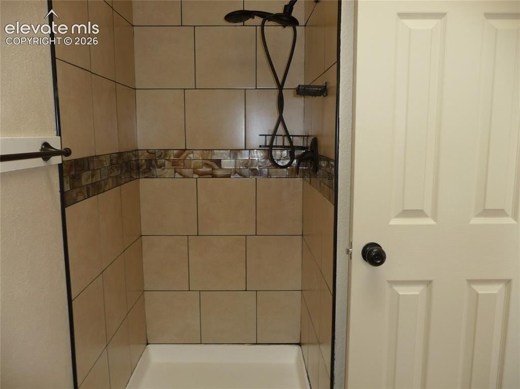 6030 Sailing Ct - Photo 7 of 18