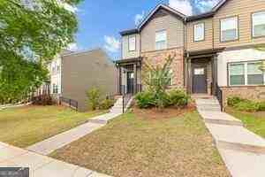 1006 Bayrose Cir - Photo 2 of 32