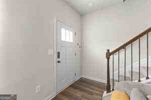 1006 Bayrose Cir - Photo 4 of 32