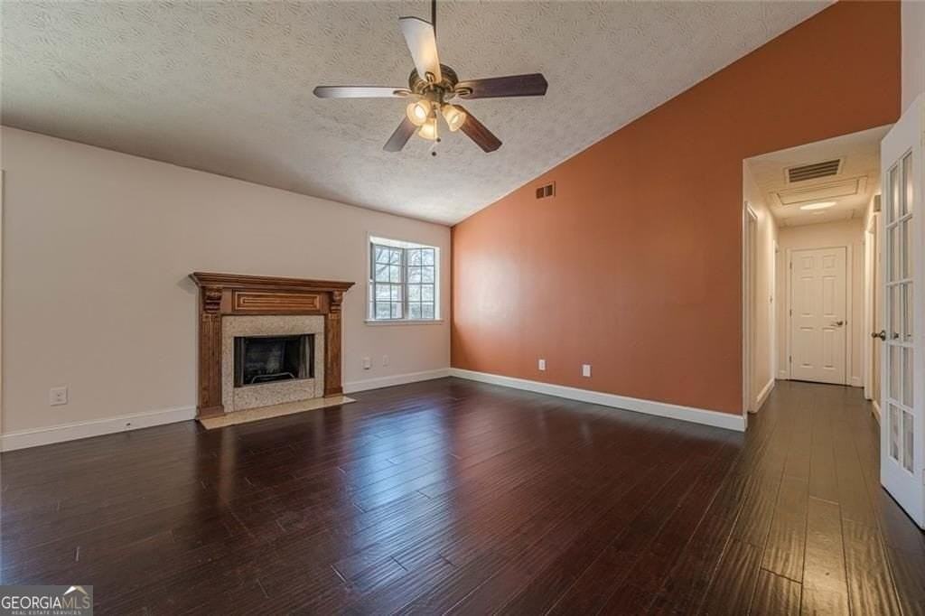 2491 Redfield Dr - Photo 2 of 33
