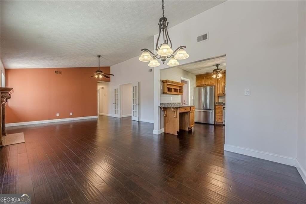 2491 Redfield Dr - Photo 3 of 33