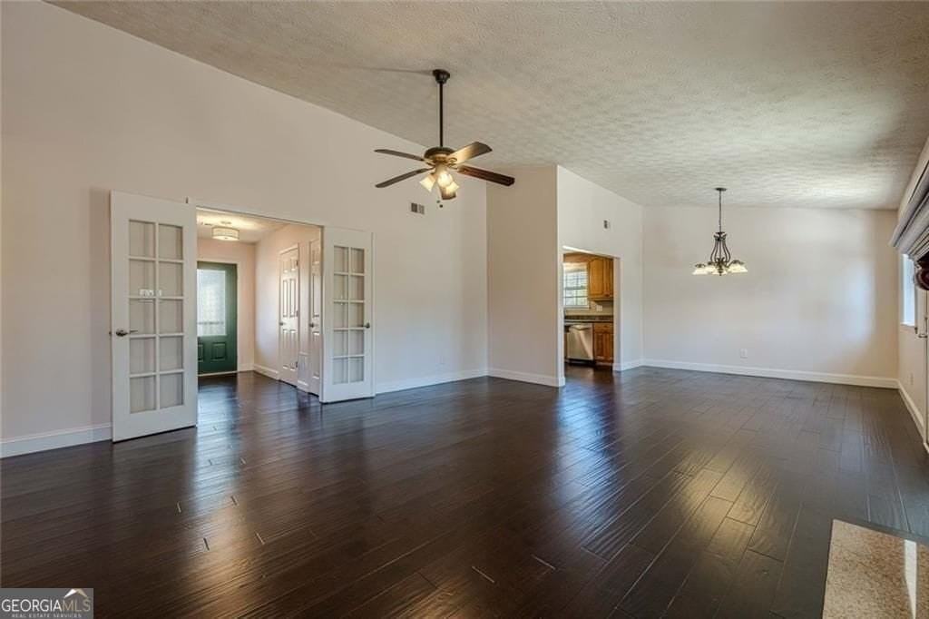 2491 Redfield Dr - Photo 6 of 33