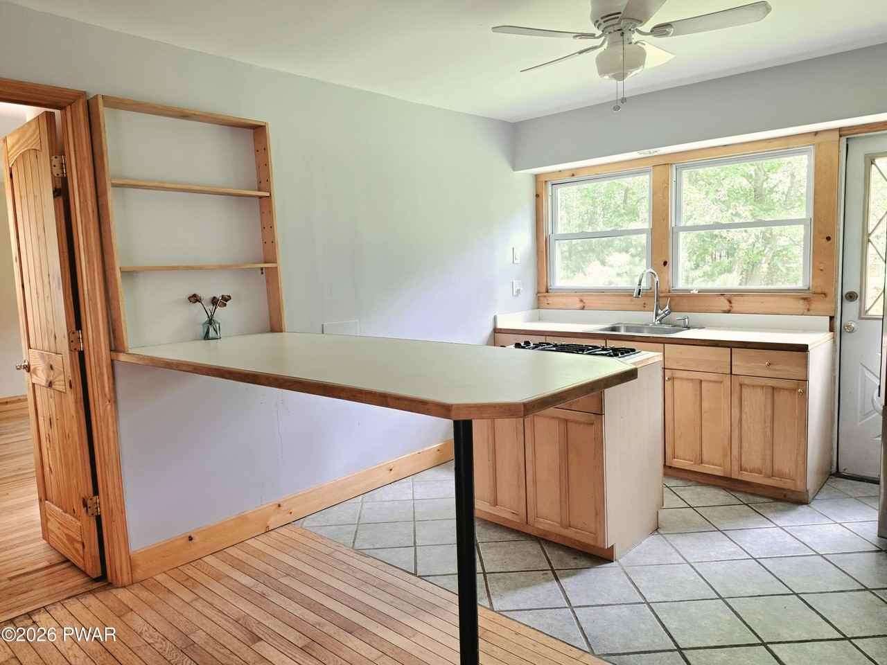 143 S Nichecronk Rd - Photo 7 of 19