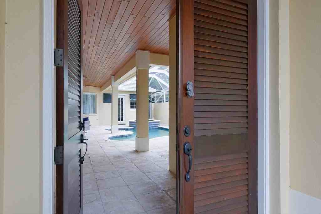 9190 Spring Time Dr - Photo 3 of 36