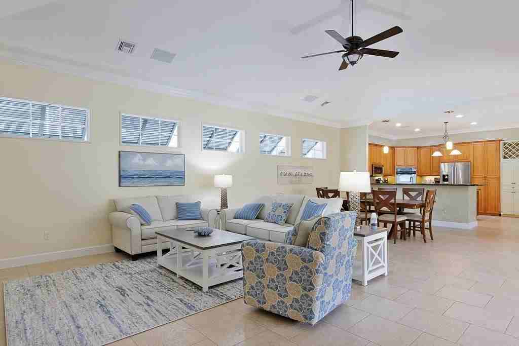 9190 Spring Time Dr - Photo 5 of 36
