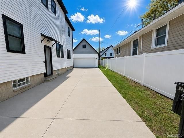 442 Ardmore Dr - Photo 2 of 50