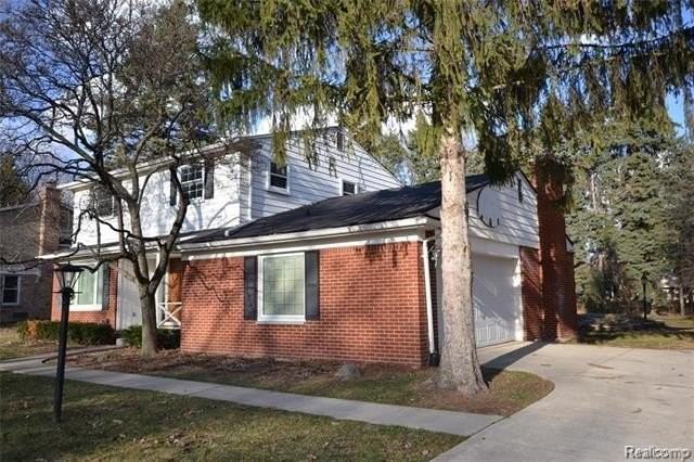 1707 Fox River Dr - Photo 2 of 32