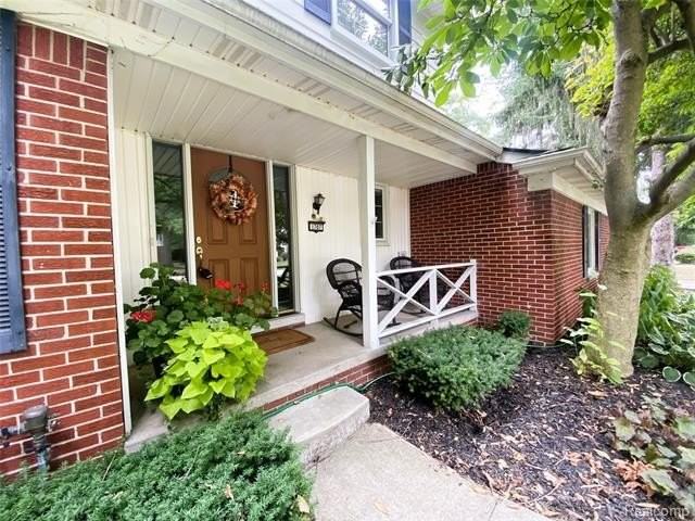 1707 Fox River Dr - Photo 3 of 32