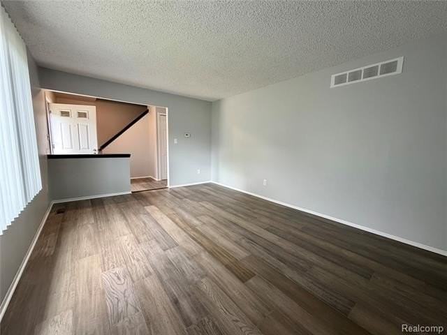 1746 Brookline St - Photo 3 of 23