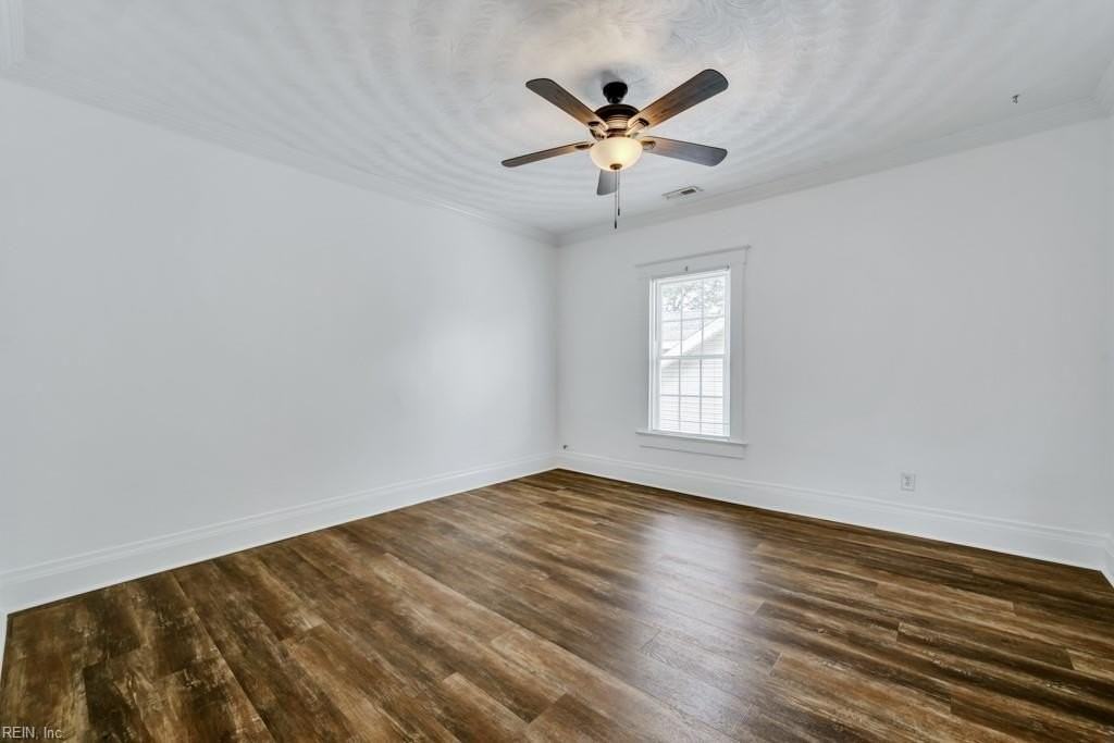 220 E Randall Ave - Photo 5 of 34