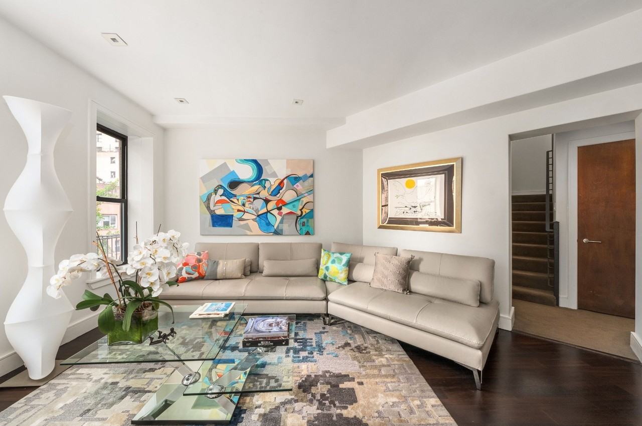 345 E 50th St #5D - Photo 4 of 7