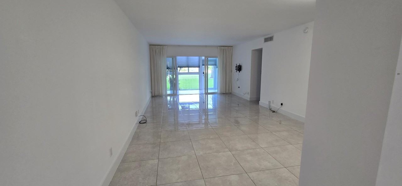 3300 N Palm Aire Dr #109 - Photo 5 of 28