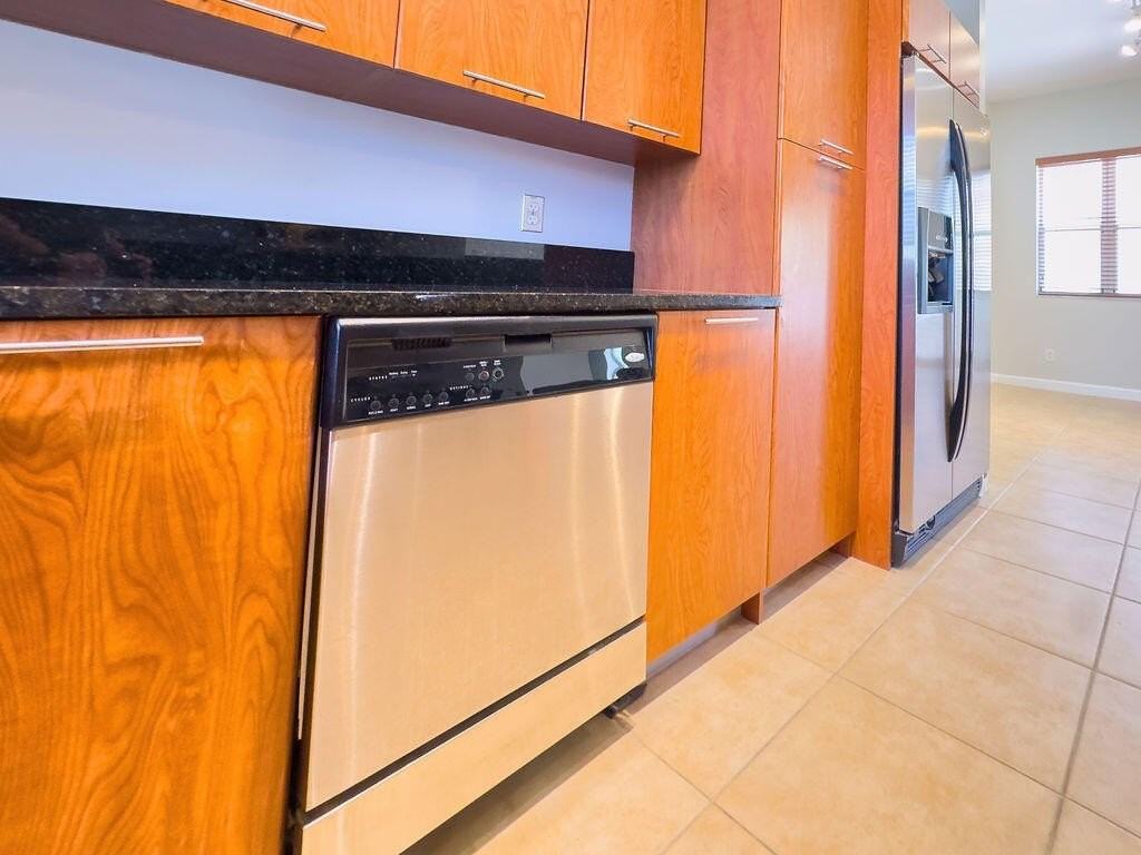 2313 Vintage Dr - Photo 4 of 42