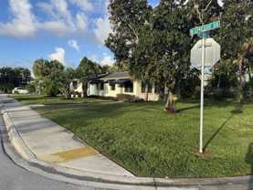 1725 N Lakeside Dr - Photo 1 of 1