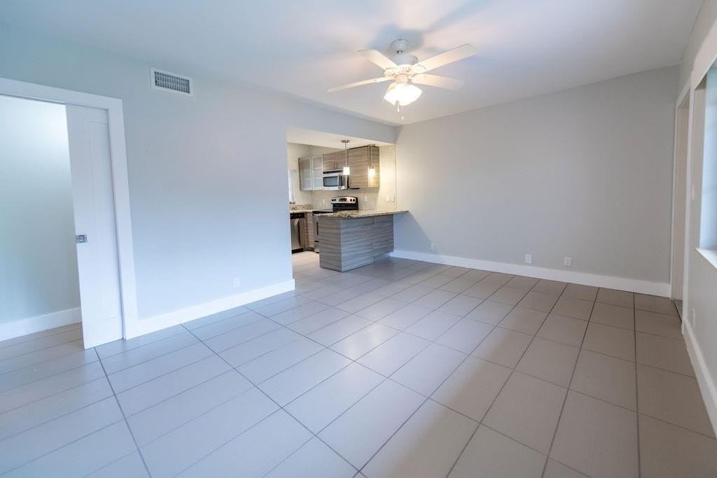 64 Isle Of Venice Dr #22 - Photo 2 of 21