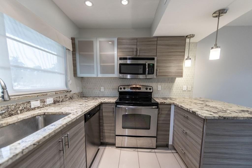 64 Isle Of Venice Dr #22 - Photo 5 of 21