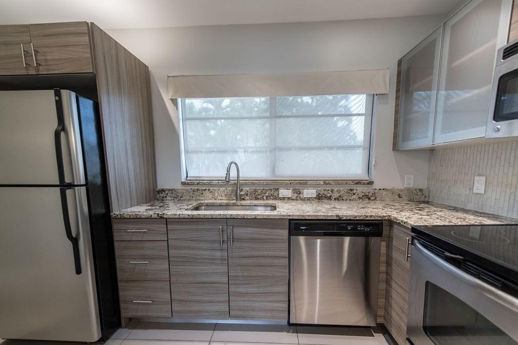 64 Isle Of Venice Dr #22 - Photo 6 of 21