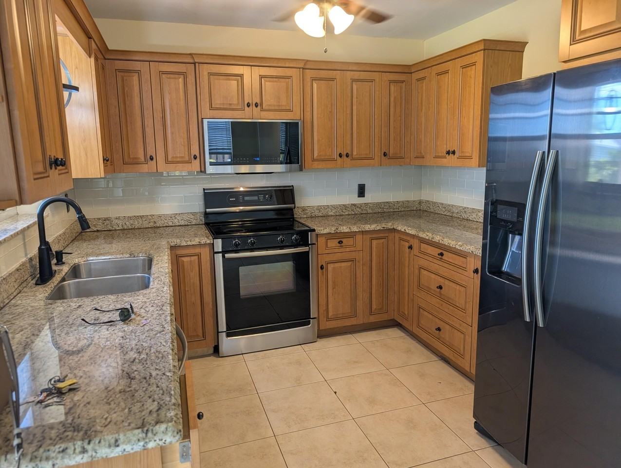 1428 Sw 1st Ave - Photo 2 of 9