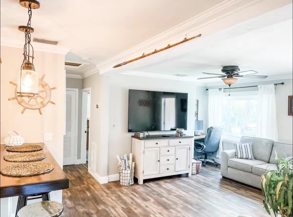 701 Sw Bryant Ave - Photo 6 of 15