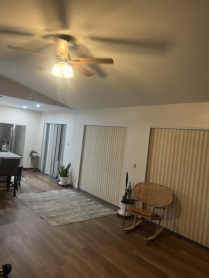 10758 Nw 30th Pl - Photo 4 of 9