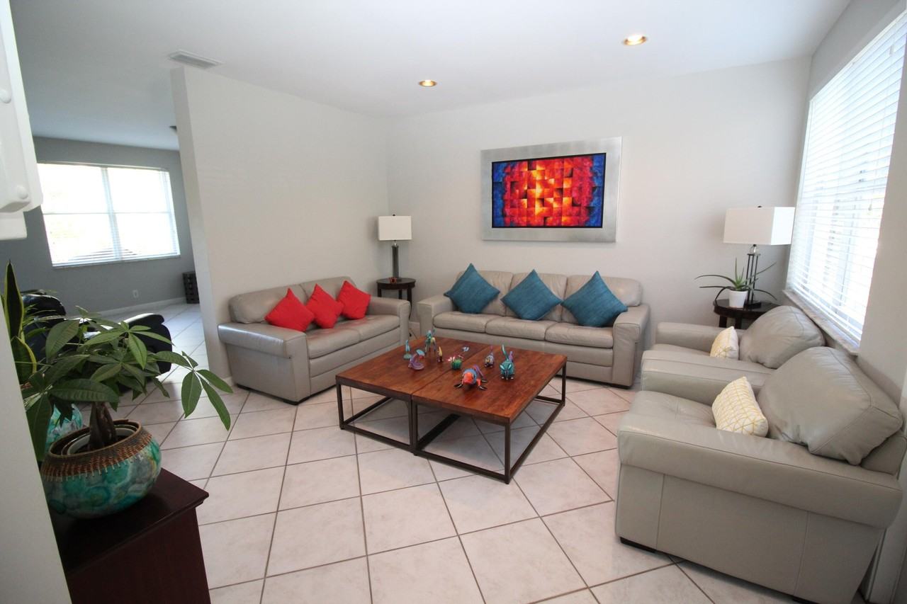 1396 Banyan Way - Photo 7 of 21