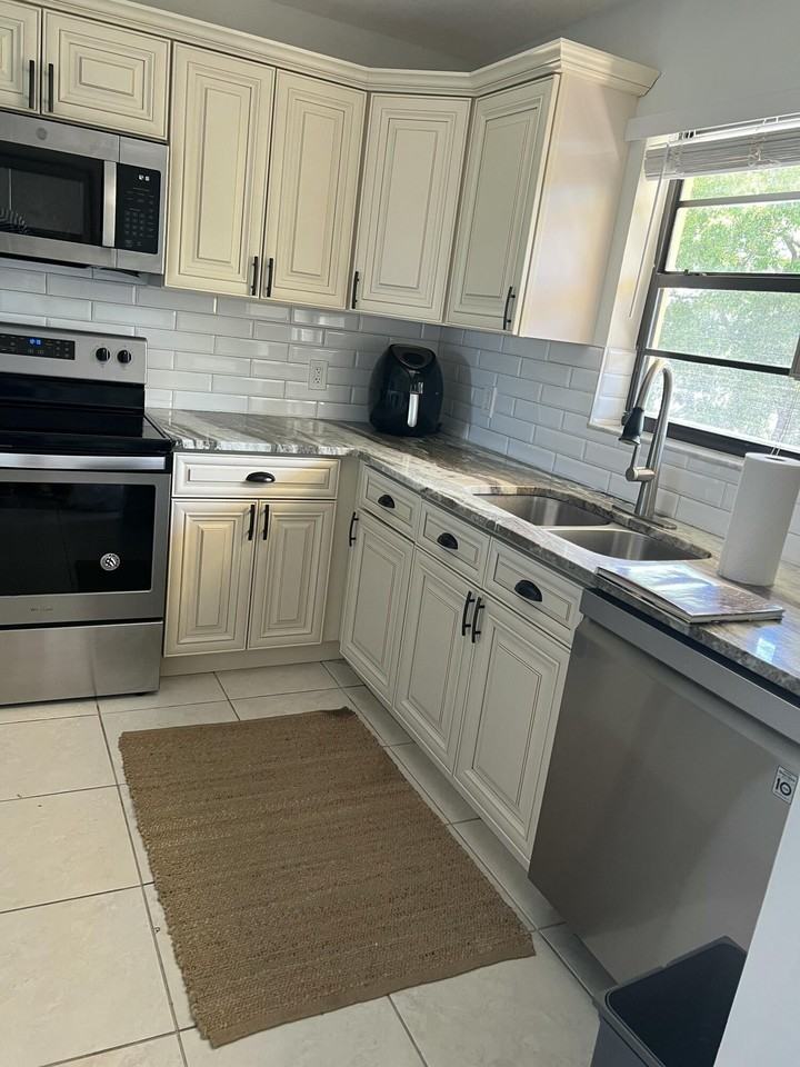 327 Southwind Dr #304 - Photo 3 of 13