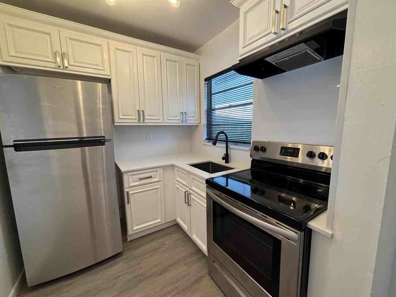 1112 Lake Ter #207 - Photo 4 of 22