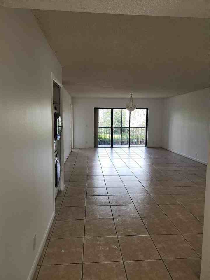390 Racquet Club Rd #204 - Photo 5 of 9