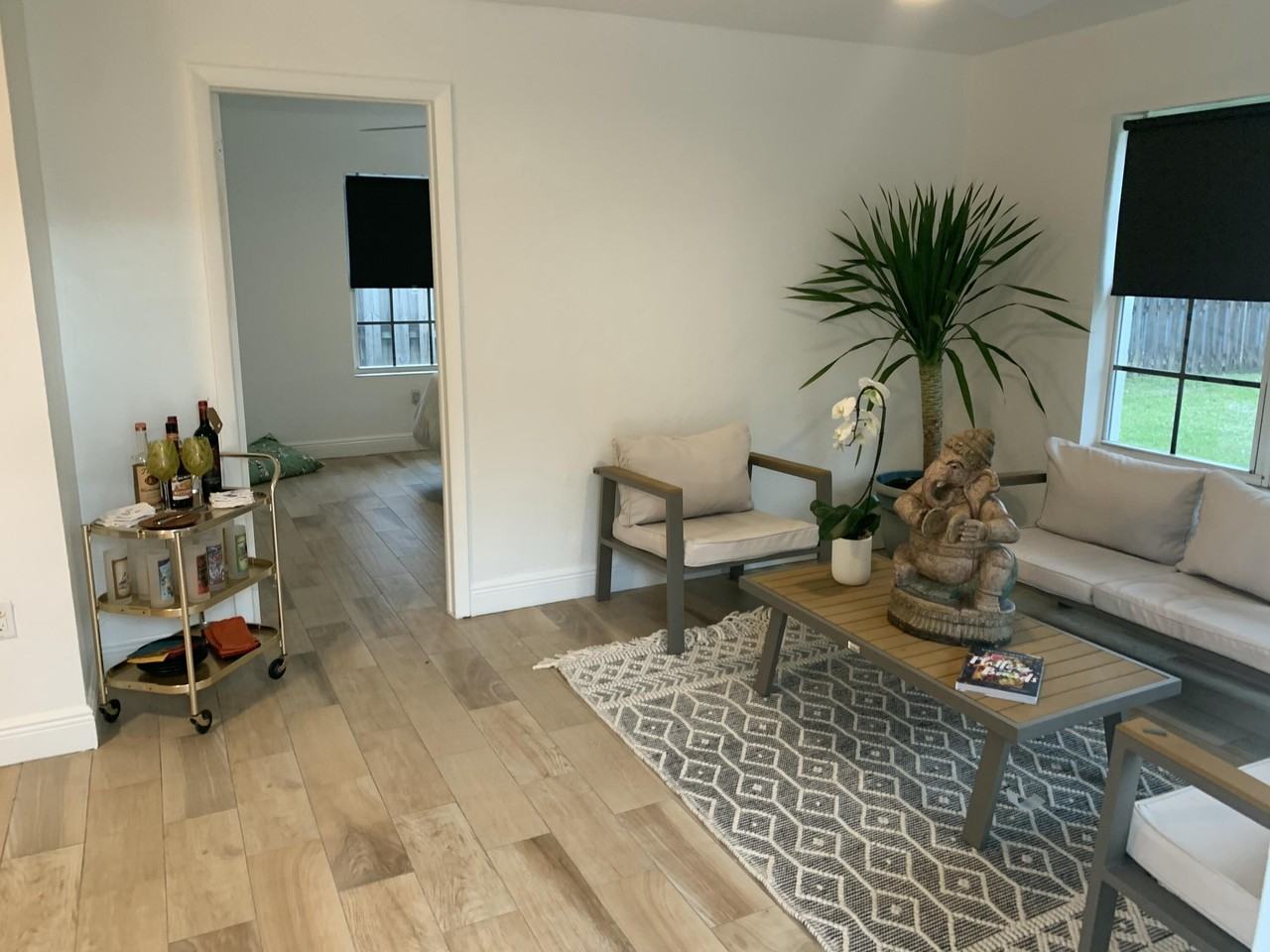 1436 Ne 2nd Ave - Photo 4 of 30