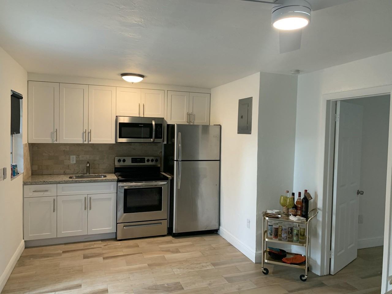 1436 Ne 2nd Ave - Photo 6 of 30