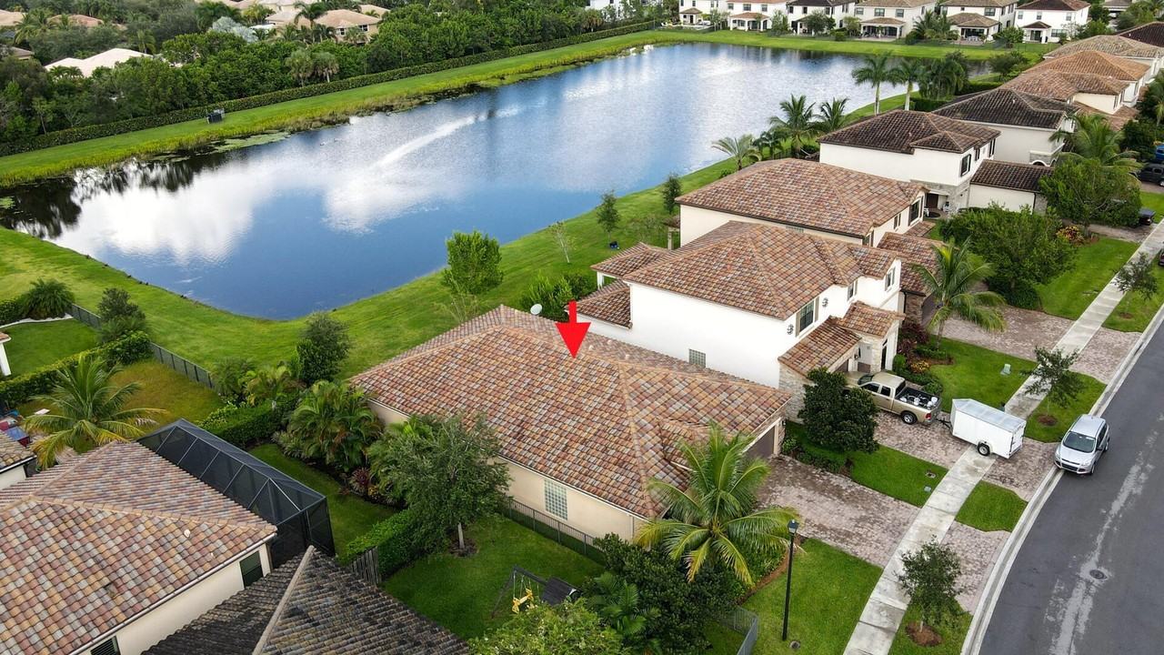 8985 Gulf Run Way - Photo 2 of 22