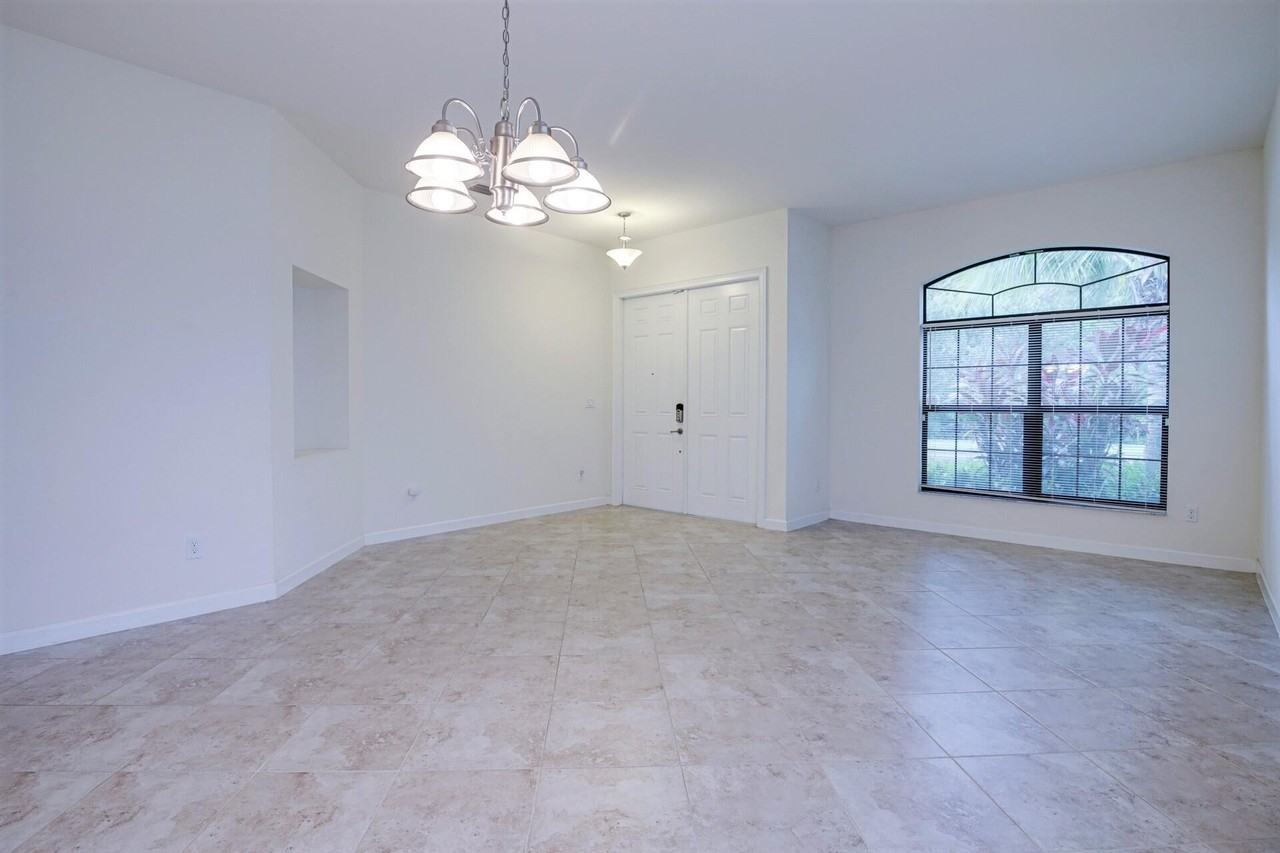 8985 Gulf Run Way - Photo 3 of 22