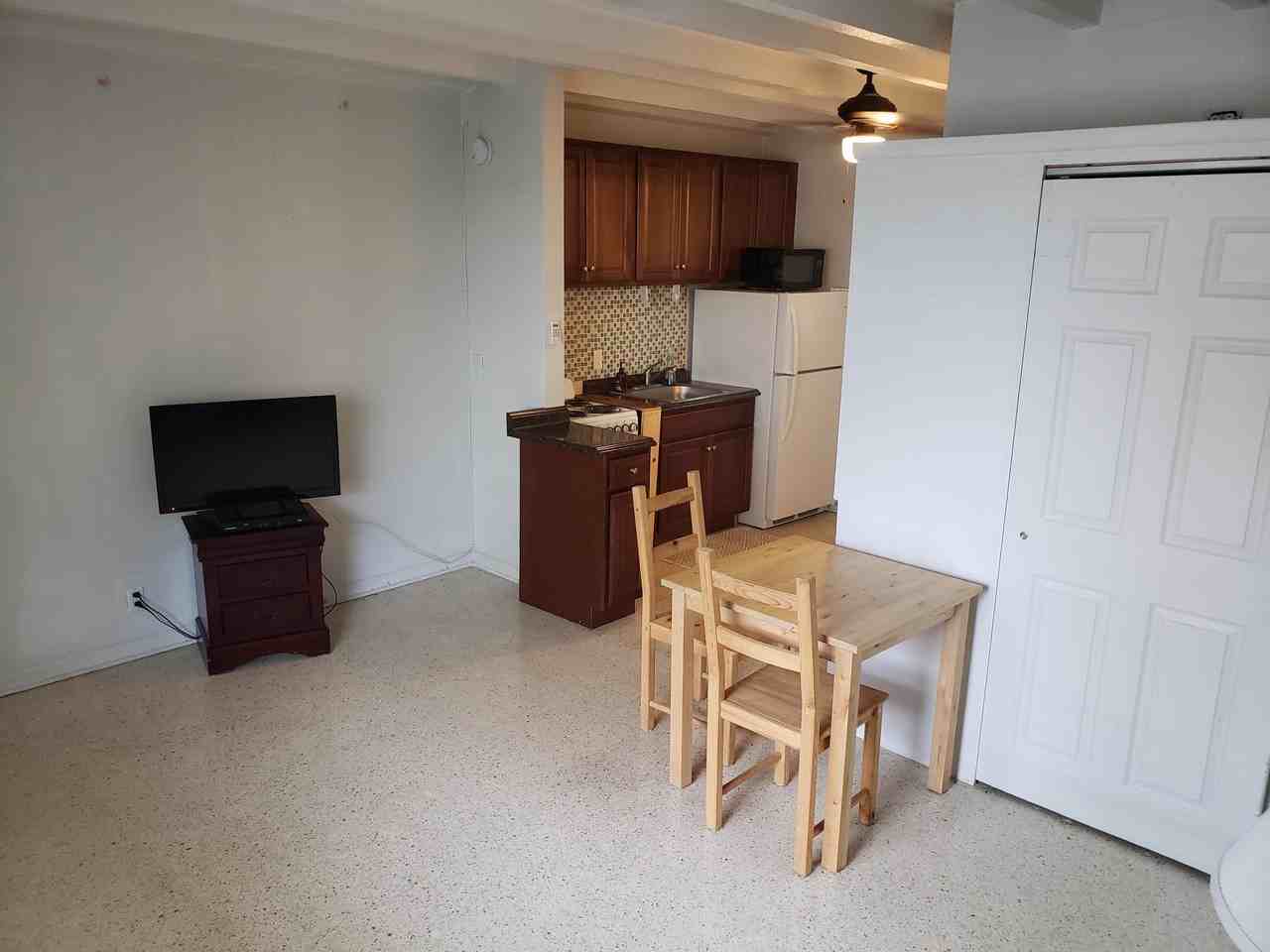 100 Cascade Ln #8 - Photo 2 of 5