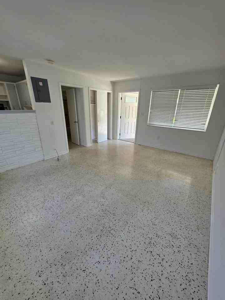 1216 Cabana Rd #1A - Photo 2 of 9