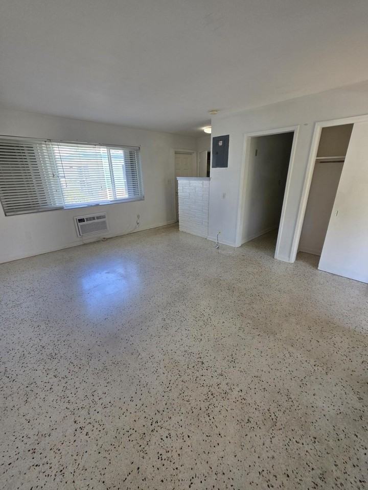 1216 Cabana Rd #1A - Photo 3 of 9