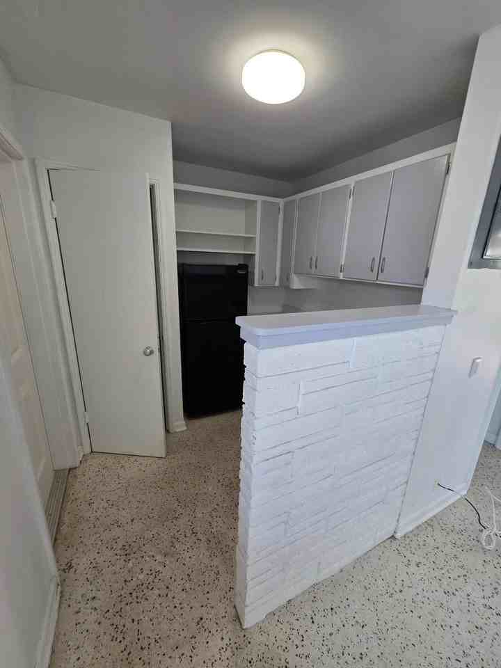 1216 Cabana Rd #1A - Photo 6 of 9