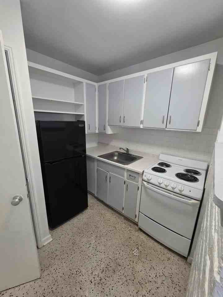 1216 Cabana Rd #1A - Photo 7 of 9