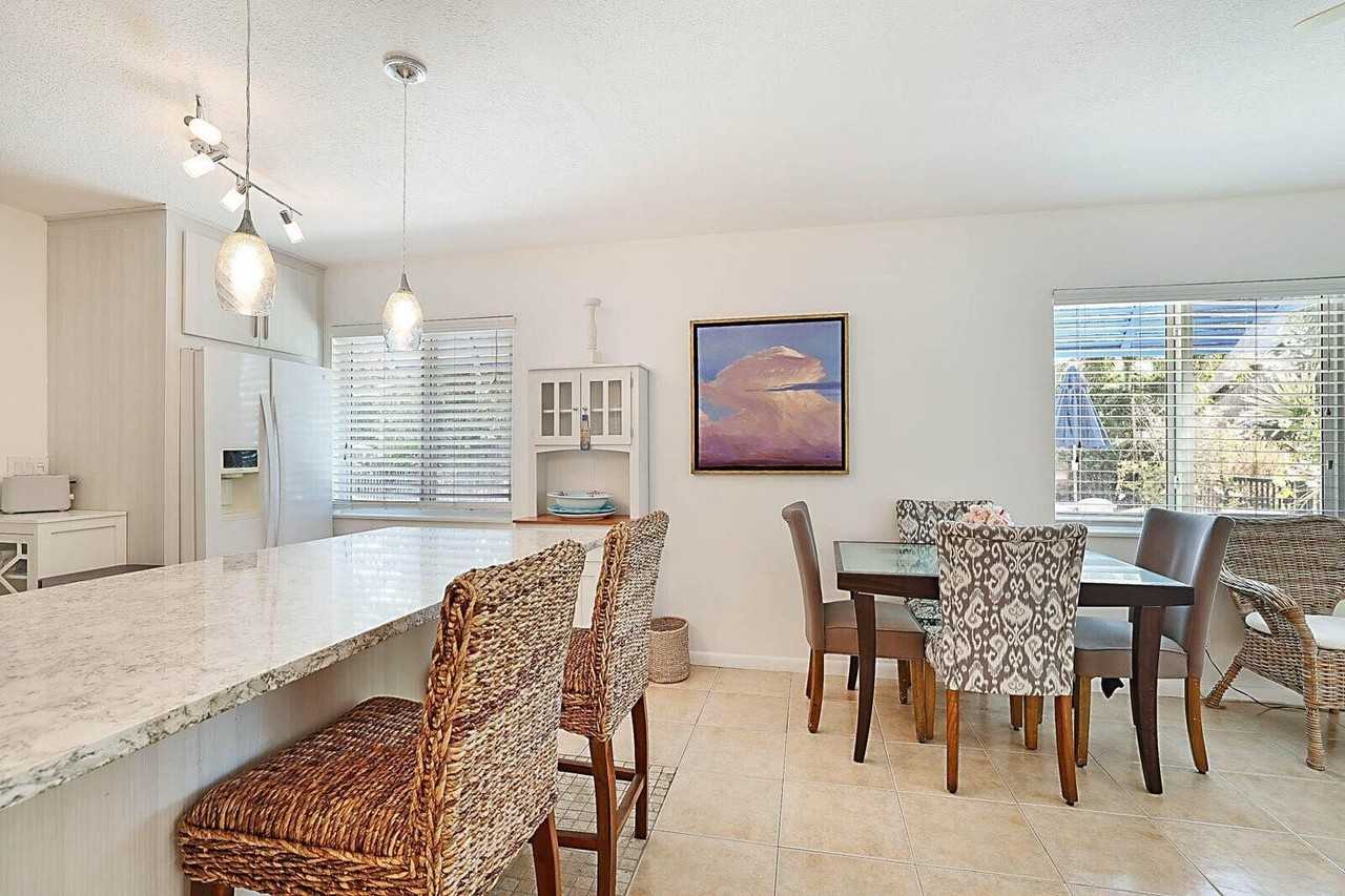 338 Ne 7th Ave #A - Photo 7 of 21