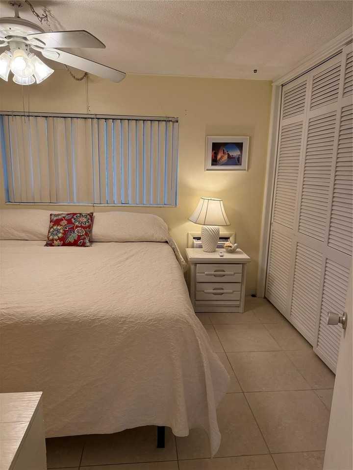 2841 Ne 32nd St #2 - Photo 7 of 28