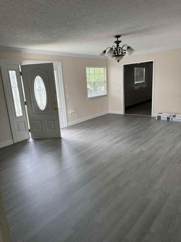 4403 Anna Ln - Photo 4 of 21