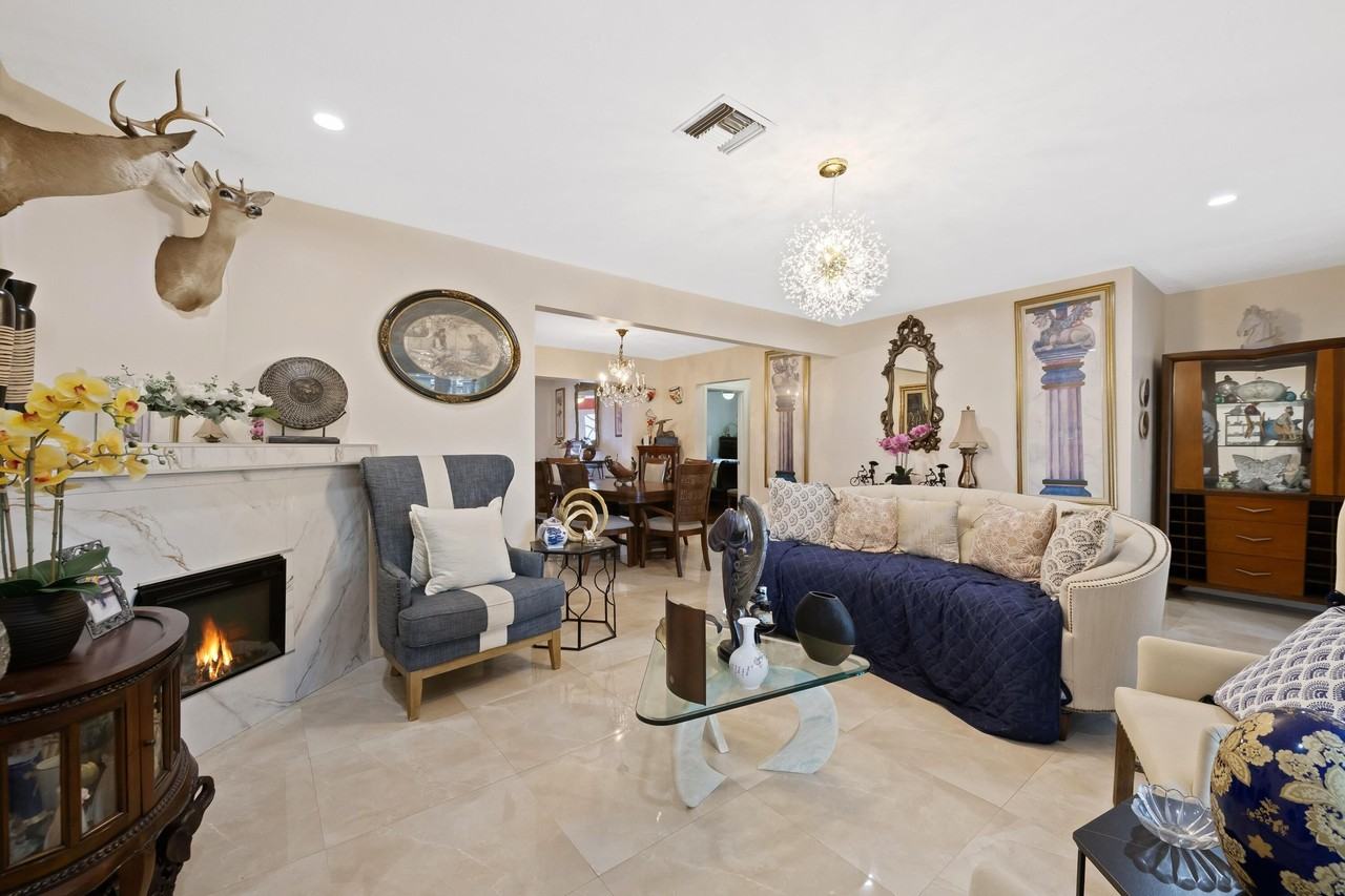 7649 Kismet St - Photo 4 of 23