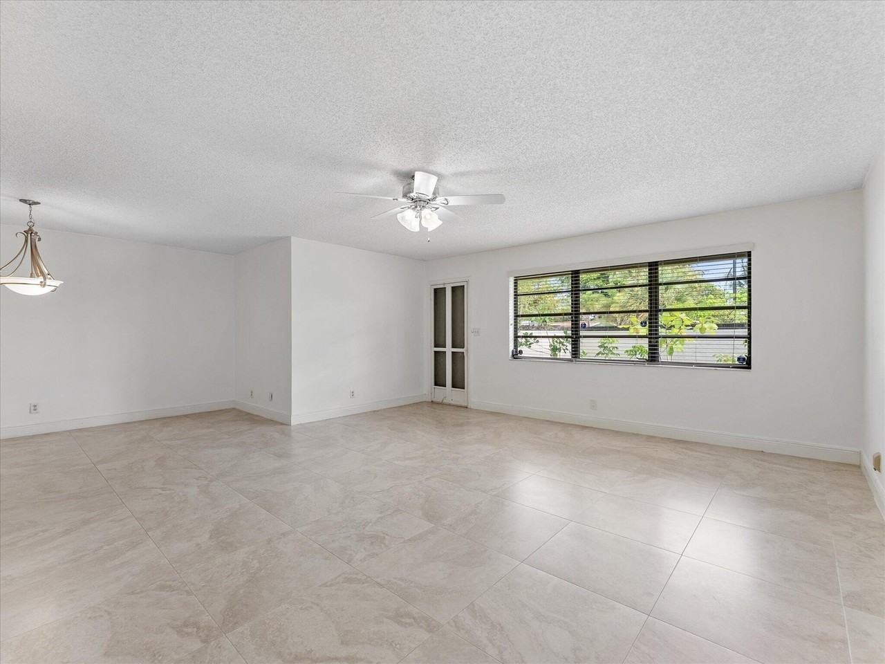 1821 Ne 40th Ct #305 - Photo 5 of 23