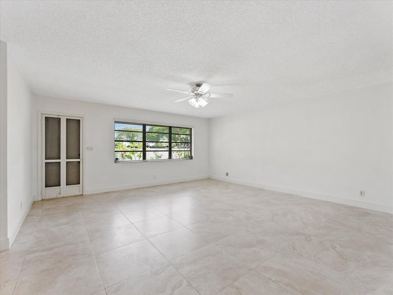 1821 Ne 40th Ct #305 - Photo 6 of 23