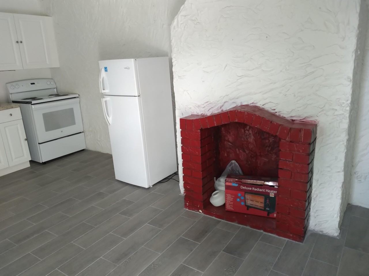 2027 Delphia St - Photo 4 of 15