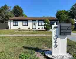 featured image of 1049 Grandview Cir