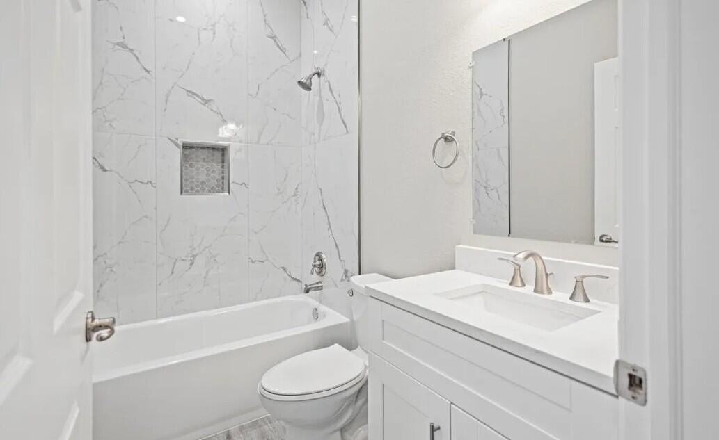 132 Nw 11th Ave - Photo 5 of 7